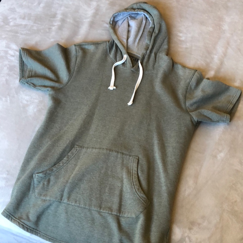 Short Sleeve Hoodie (olive/forest green)